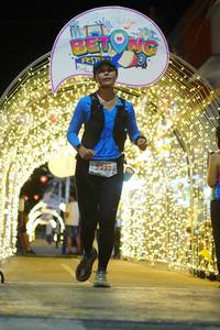 BIB: 233
                            <button type="button" onclick="openModal(21830480)" class="btn btn-primary btn-sm float-right btn-popup" data-toggle="modal" data-target=".modal-high-quality">
                        <i class="fas fa-shopping-cart"></i> Add to Cart
                    </button>
                                            <button type="button" onclick="isThisMe(21830480, true)" class="btn btn-success btn-sm float-right btn-popup btn-isme hidden" data-toggle="tooltip" data-placement="bottom" title="นี่คือรูปของคุณใช่ไหม คลิกที่นี่เพื่อเอาเข้าอัลบั้ม">
                        <i class="fas fa-plus"></i> Add to album
                    </button>
                    <button type="button" onclick="isThisMe(21830480, false)" class="btn btn-warning btn-sm float-right btn-popup btn-isnotme hidden">
                        <i class="fas fa-ban"></i> Remove from album
                    </button>